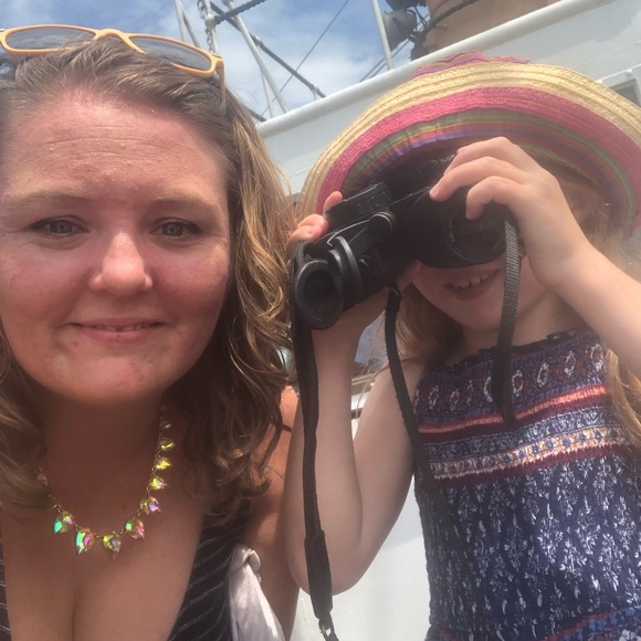 Meet your Posher, Amanda - Picture 3 of 3